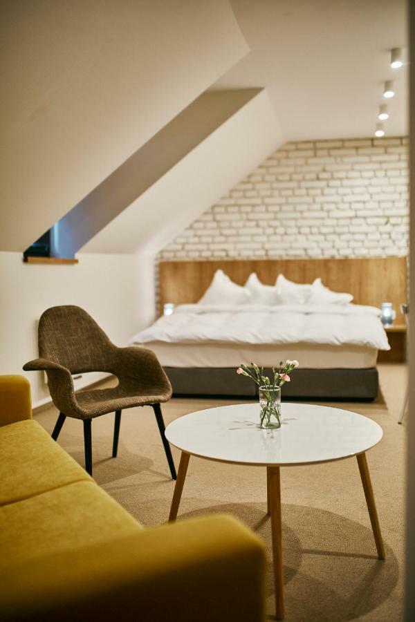 Hotel A Hostinec Slunce Osecna Luaran gambar